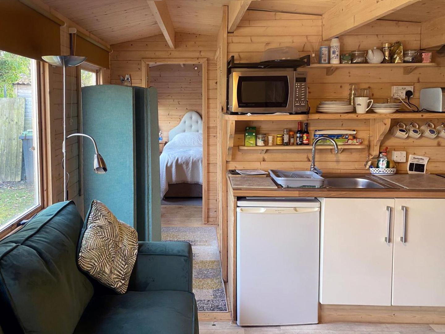 Cosy Garden Log Cabin Salisbury Exterior foto